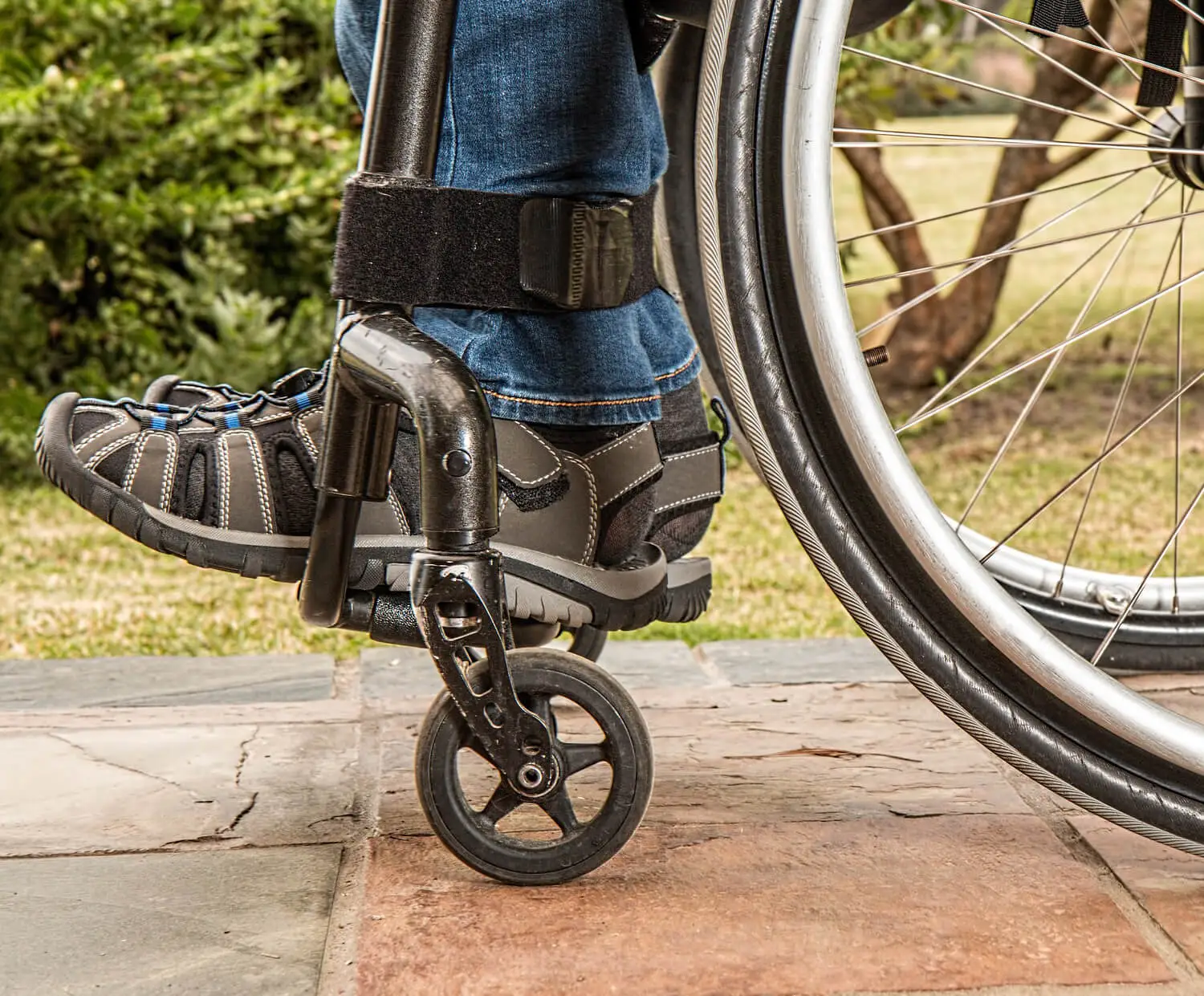 A man that needs the help of our personal injury attorney near Ronkonkoma, NY